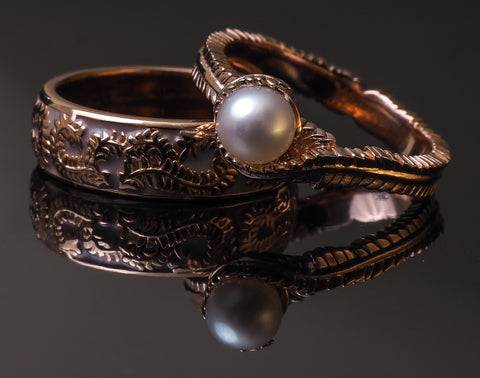 Rose gold resin and pearl ring set. Timeless design