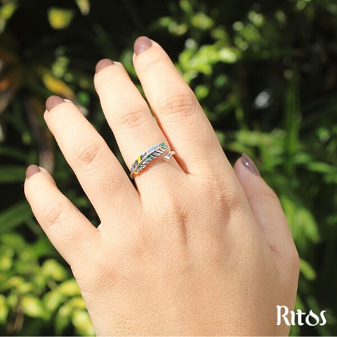 anel ajustavel de pena colorida de prata