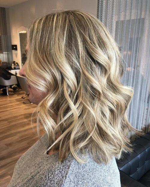 Honey Blonde Curly Hair Chic Medium Length Wavy Hair In 2019