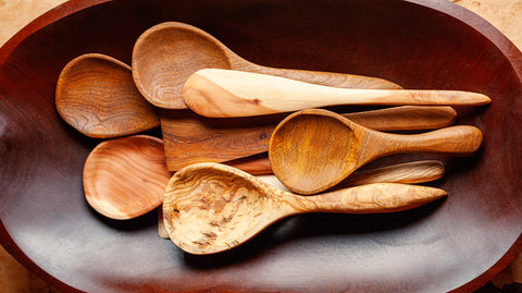 Por qué no recomiendan los utensilios de madera en la cocina?