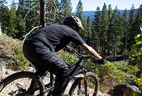 Action Photography: Men's Revo MTB Pant performing IRL 5