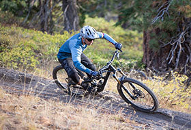 Action Photography: Men's Revo MTB Short performing IRL 6