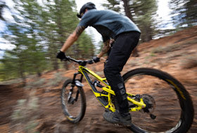 Action Photography: Men's Helium MTB Pant performing IRL 10