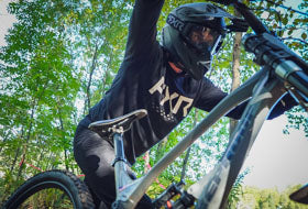 Action Photography: Men's Helium Tech Longsleeve Jersey performing IRL 2