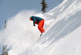Action Photography: Men's Chute Pant performing IRL 8
