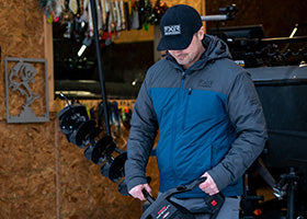 Action Photography: Men's Expedition Lite Jacket performing IRL 7