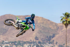 Action Photography: Revo MX Pant performing IRL 4