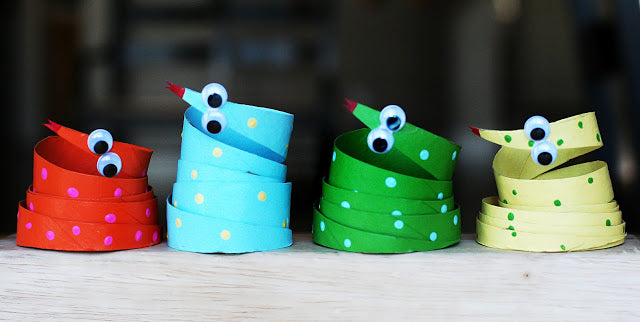 Top 5 Chinese New Year Craft Ideas, Toilet paper snake roll