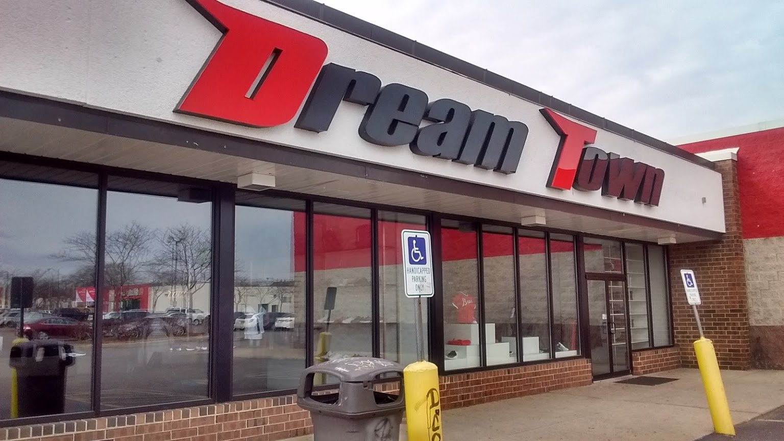 Dream Town Shoes Chicago Dream Town In Oak Park
