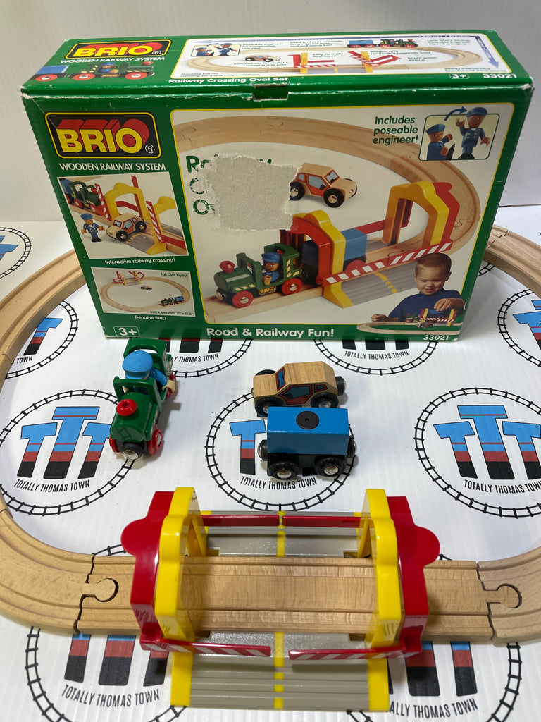 brio train crossing