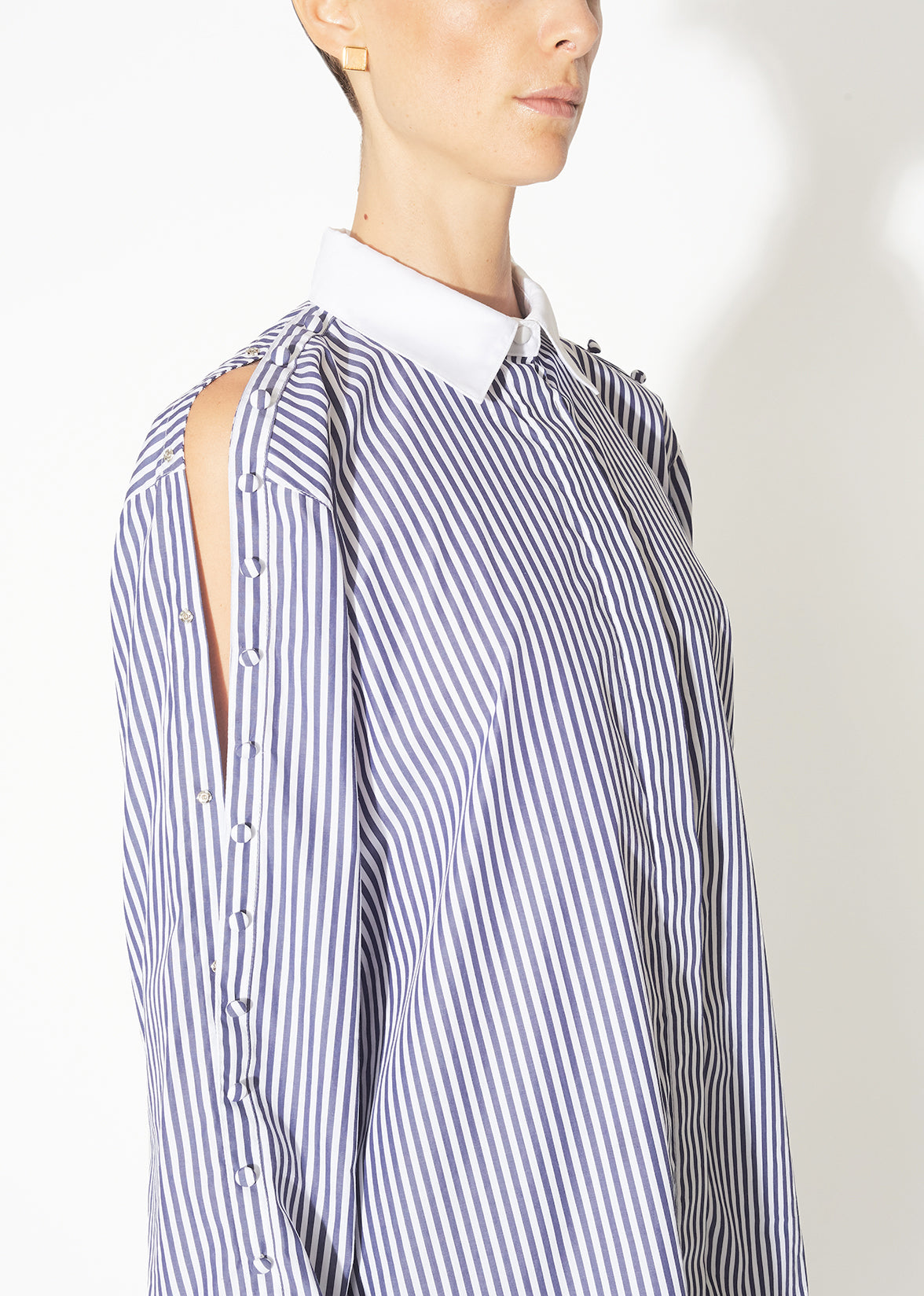 BUTTON SLEEVE SHIRT IN STRIPED SHIRTING