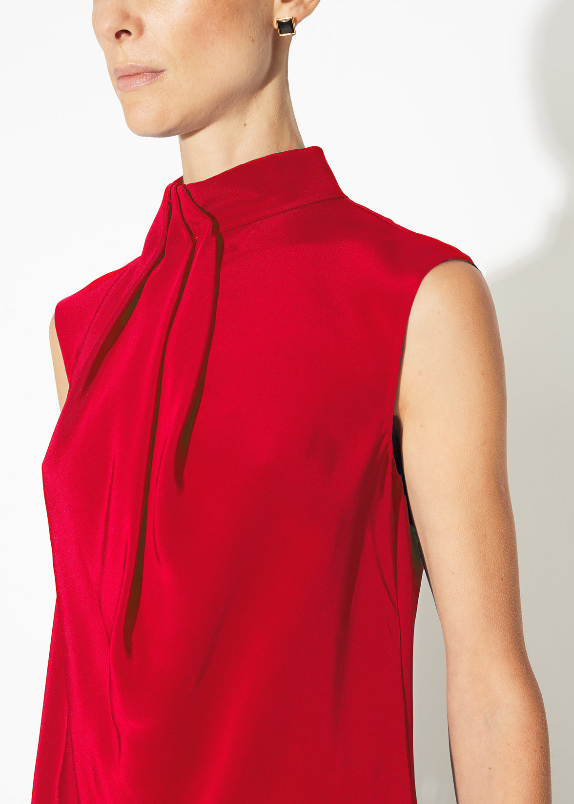 DRAPE NECK TOP IN SILK CREPE