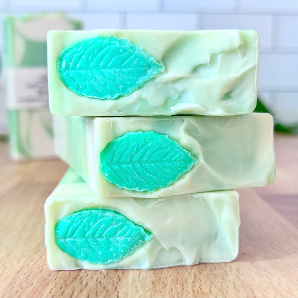 Dr. Squatch AF08 Soap Avengers Collection with Collector's Men's Natural  Bar Soap - 4 Bar Soap Bundle and Collector's Soap inspired by the  Incredible Hulk, Iron Man, Thor, Captain America 