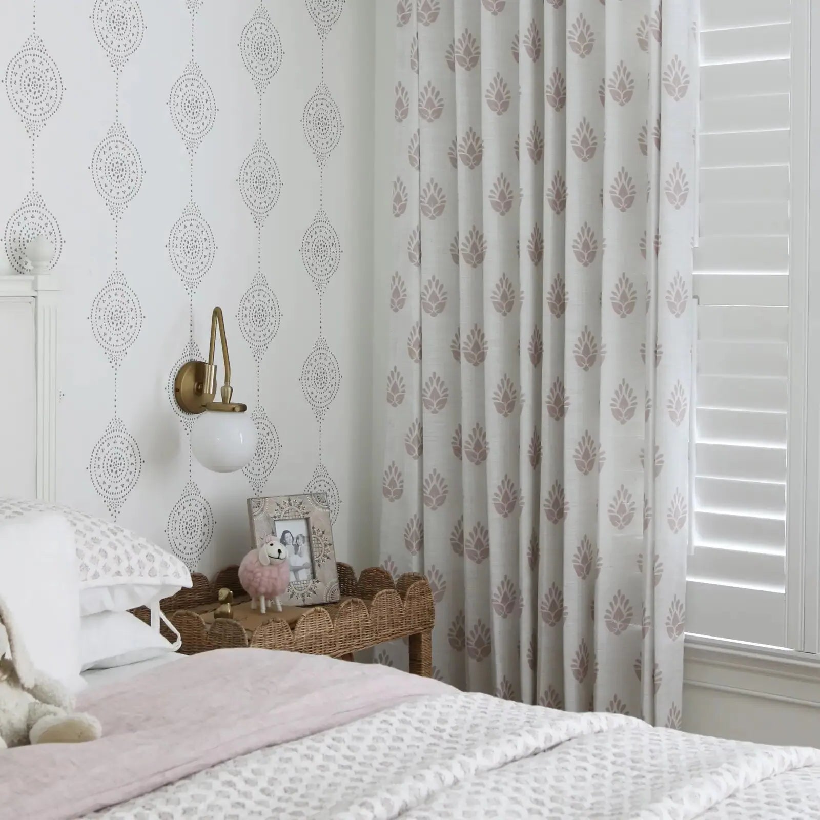 Pleated Stefana Silber Print Linen Blend Curtain Drapery