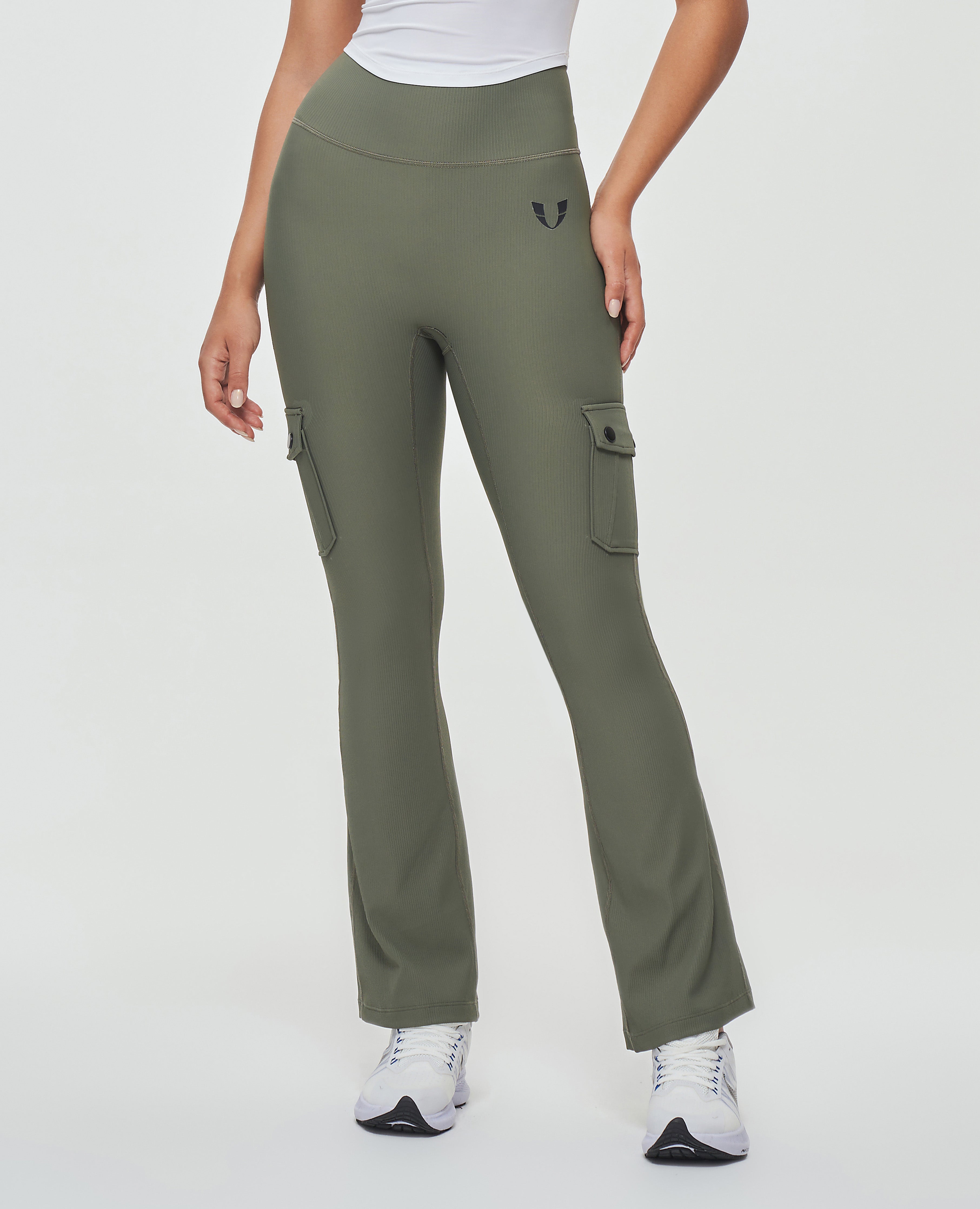 https://cdn.shopify.com/s/files/1/0243/9315/4623/files/cargo-pocket-flare-leggings-olive-green-1.jpg?v=1704263492&width=3625