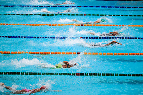 La natación es un ejercicio de baja intensidad.