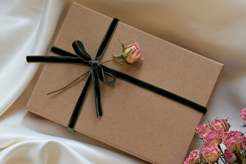 valentines gift wrapping box 