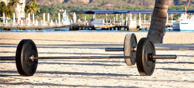 image source: http://www.jesliao.com/2012/02/crossfit-waikiki-at-ilikai.html