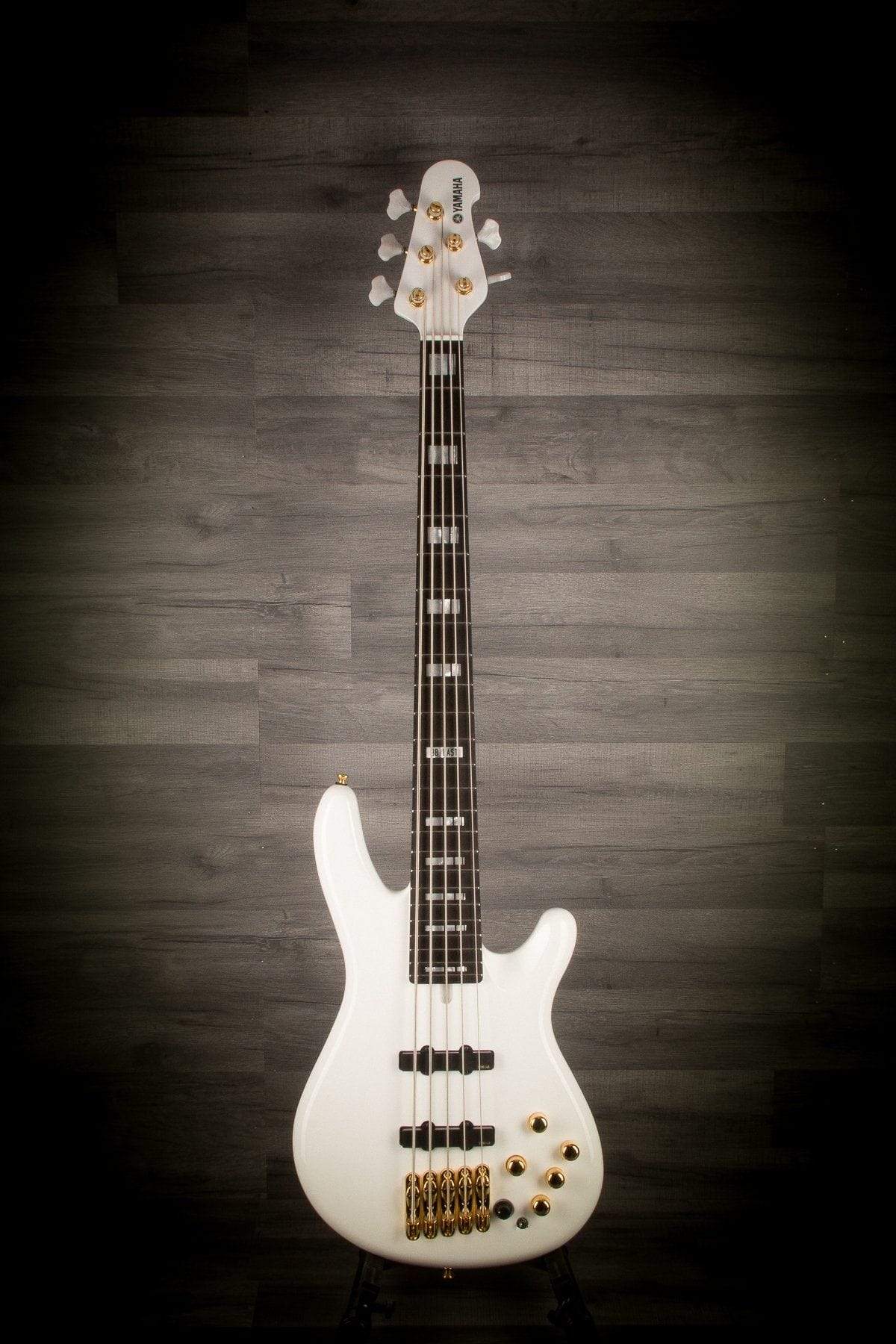 yamaha bass guitar white