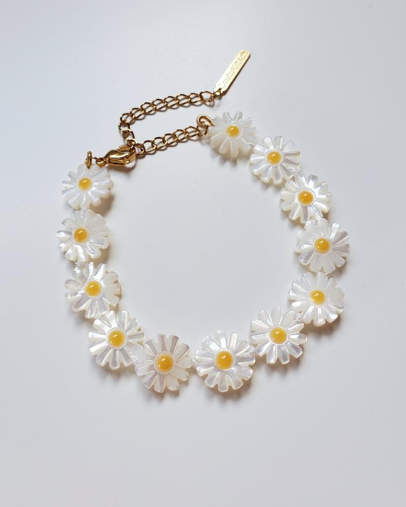 CoutuKitsch Daisy Bracelet