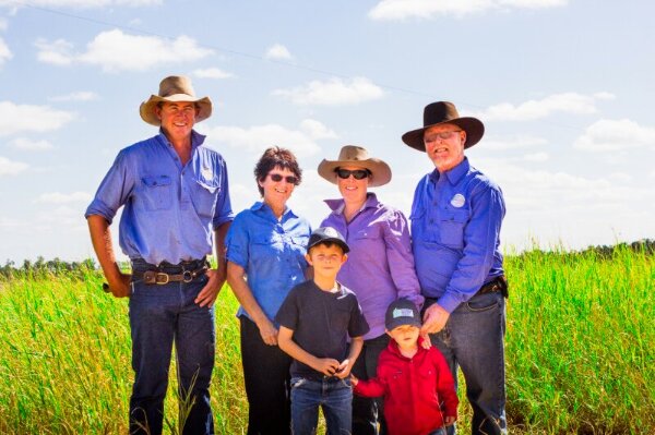 grummit-family-australian-organic-farmers-trubeef