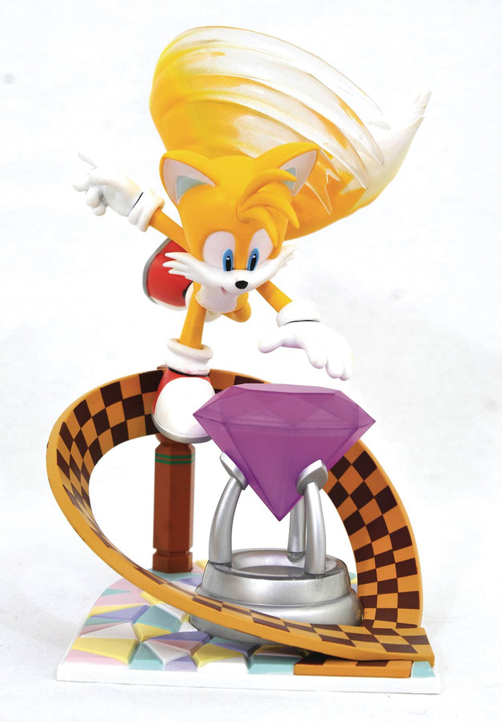 sonic gallery statue