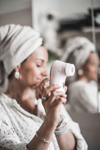 HOME SPA AMONG THE BEAUTY GADGETS: THE BAREFACED2 FACIAL BRUSH