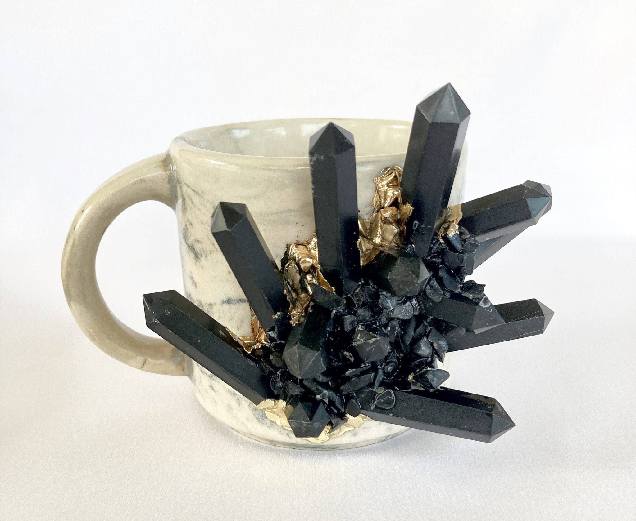 https://cdn.shopify.com/s/files/1/0244/3467/1721/products/grey-marble-effect-ceramic-big-mug-black-agate-11oz-331993.jpg?v=1696980572