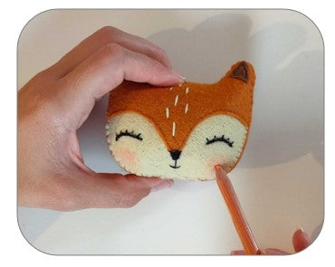 Free Fox pin cushion sewing pattern and tutorial