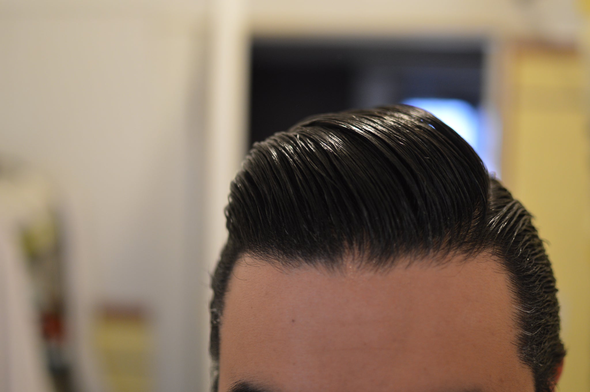Front view of pomp using Whiskey Wax