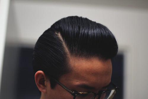 Sidepart With Uppercut Deluxe Pomade