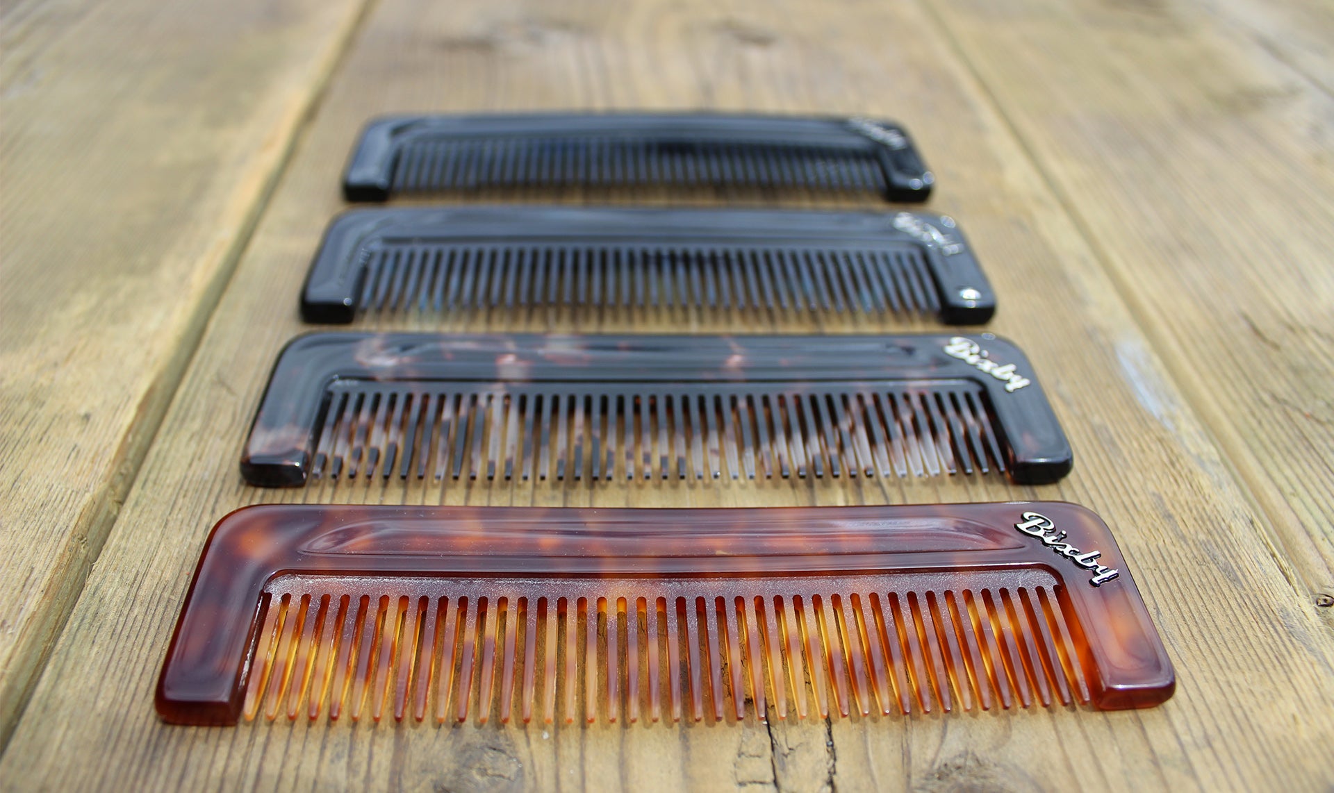 Bixby combs lined up vertically 