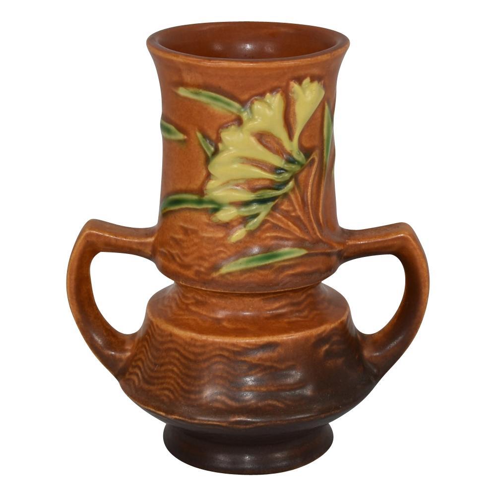 Roseville Pottery Freesia Brown Handled Vase 118-6 | Just Art Pottery