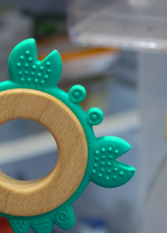 Silicone Teething Ring and Turquoise Crab Wood 1075/02 BabyOno