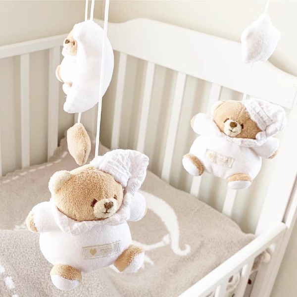 baby crib carousel teddy bears Nanan Dad Baby's room Annebebe