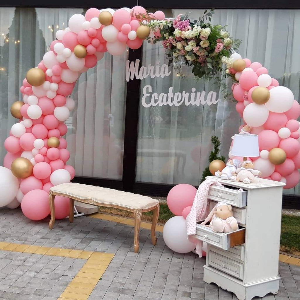 themed christening with teddy bears for girls in the baby's room