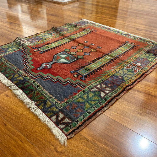 Turkish vintage small rug 2'4x3'5 – KILIM & RUG BAZAAR