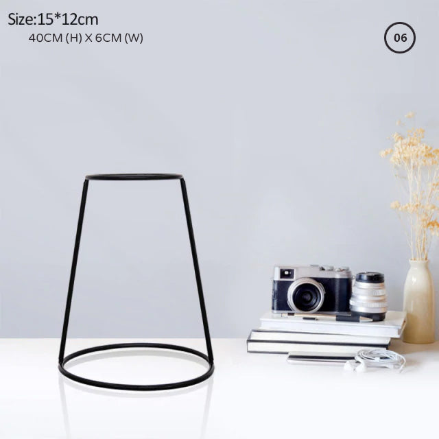 Retro Line Art Minimalist Nordic Iron Frame Tabletop Vase For Kitchen Living Room Table Simple Modern Decoration Scandinavian Style Home Interior Styling