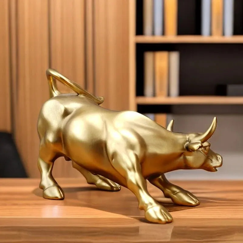 Golden Wall Street Bull Resin Statue Creative Feng Shui Ornaments Fortune Statue Wealth Figurines For Office Interior Desktop Decoration