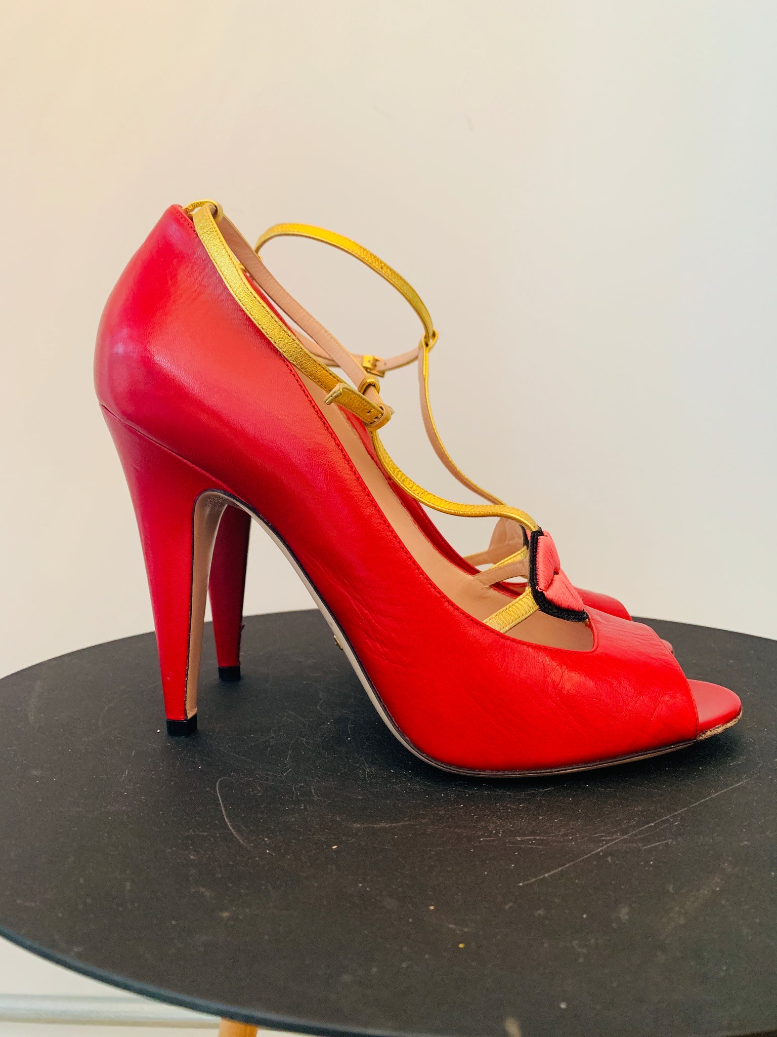 gucci red pumps