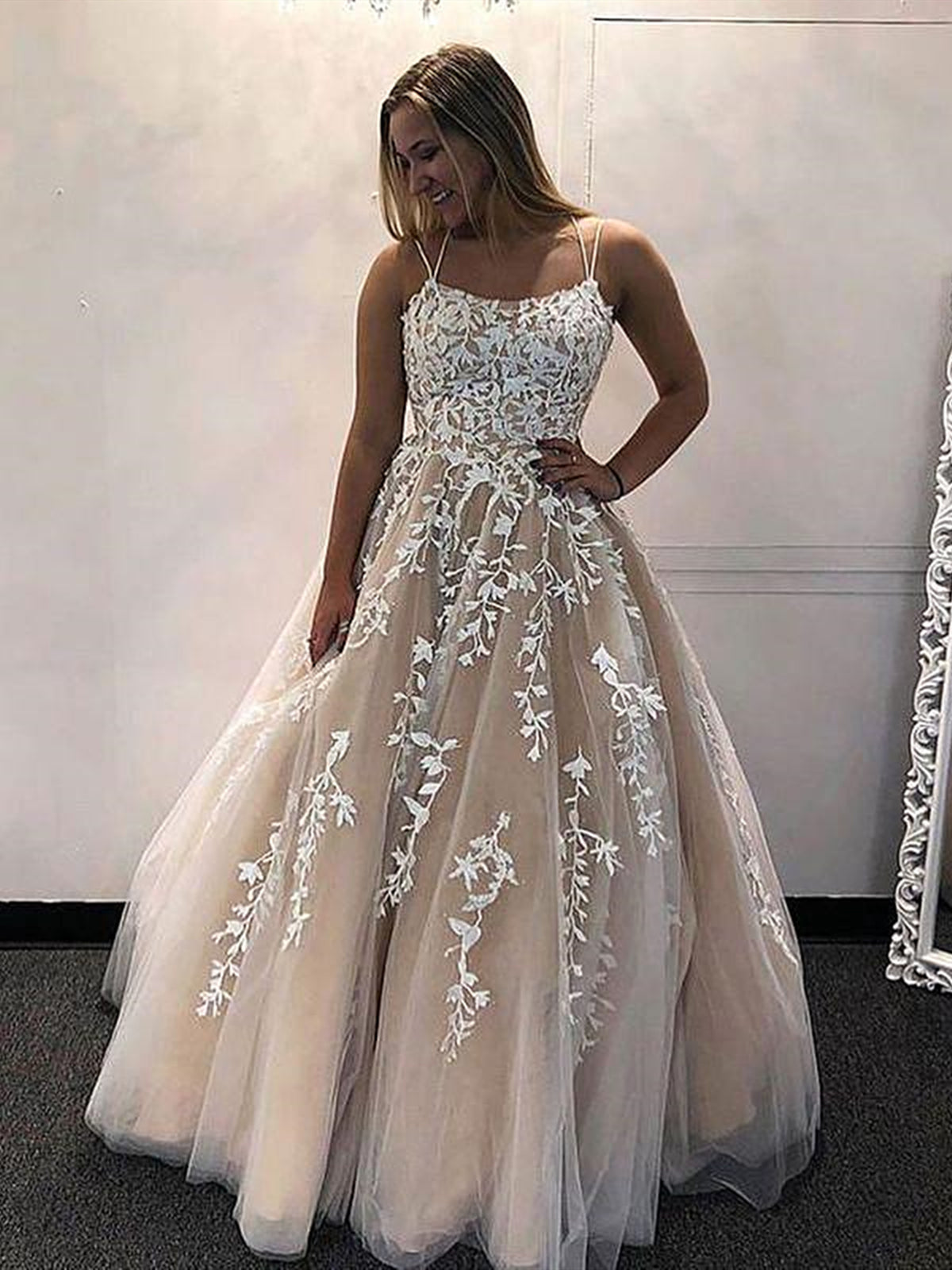 Round Neck Champagne Lace Cap Sleeves Backless Long Prom Dresses, Lace –  morievent