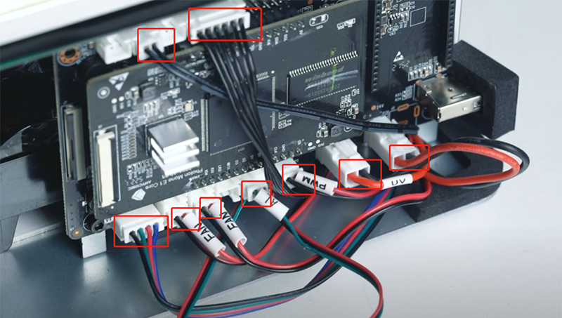 step-2-lossen-screws-on-the-motherboard