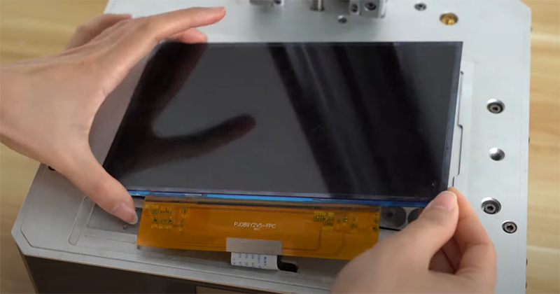 tutorial-how-to-replace-lcd-screen-for-photon-mono-x-step-3-4