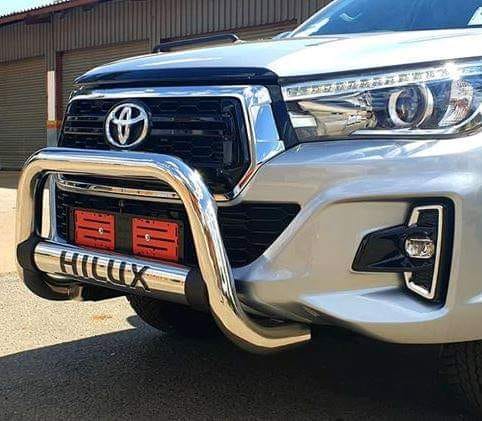 hilux nudge bars