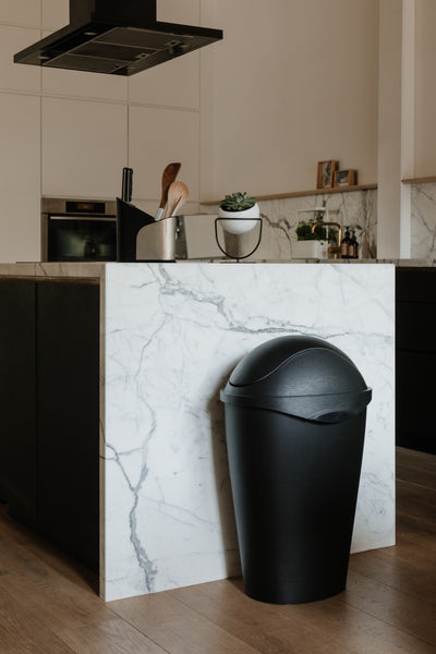 kitchen trash can, large trash can, swing-top trash can