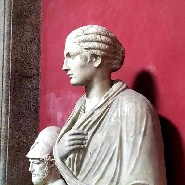 Roma Musei Vaticani Saffo Statua Romana