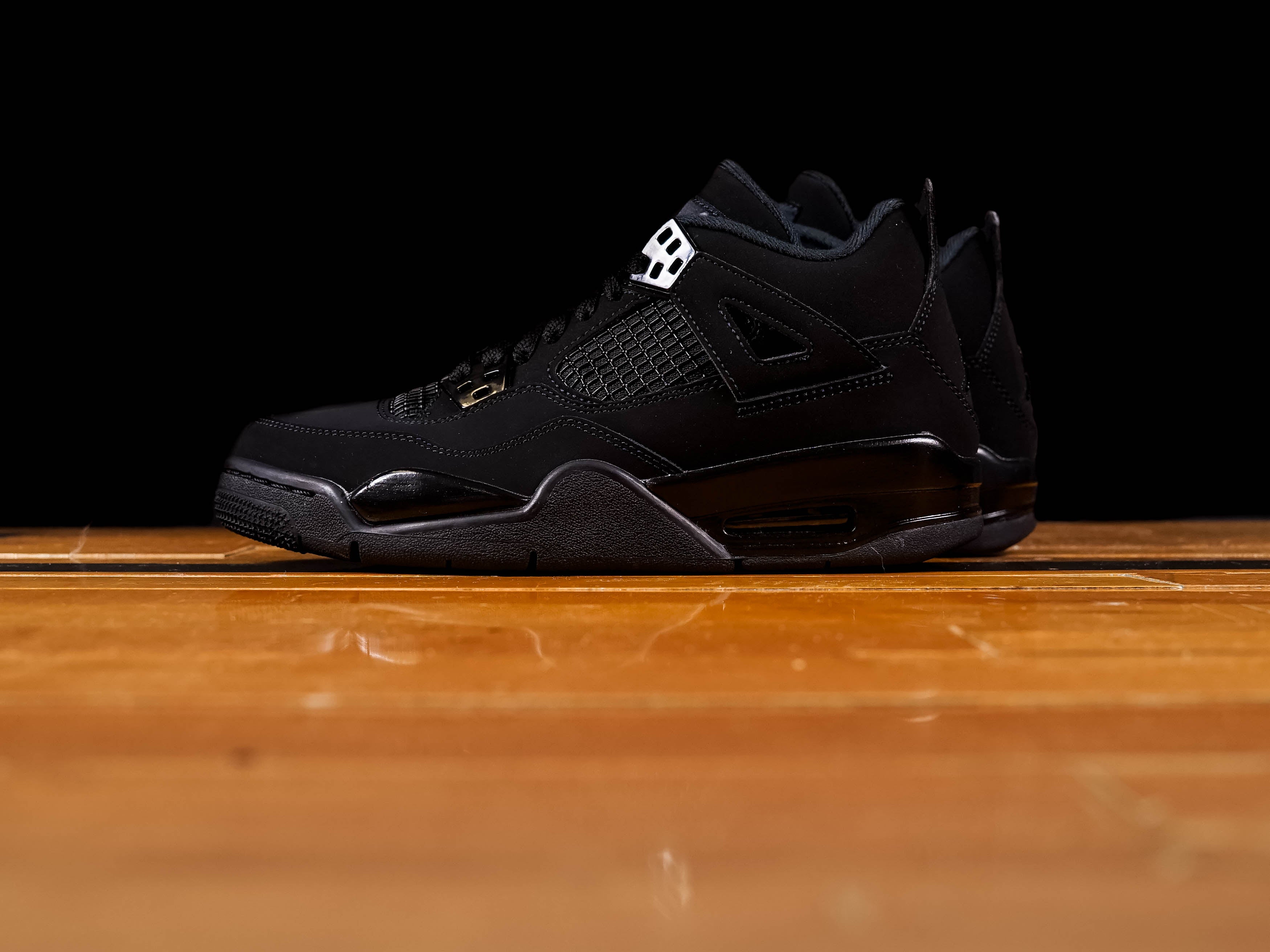 black cat retro 4 gs