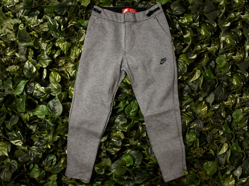 nike tech fleece cropped joggers