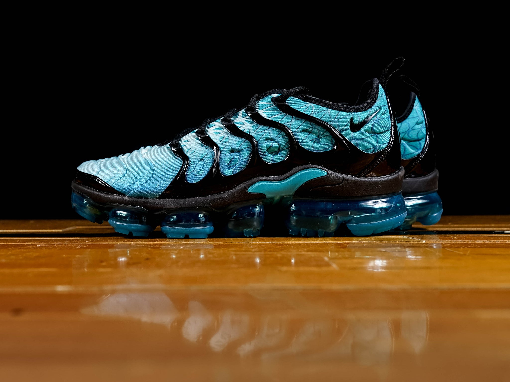 Official Look At The Nike Air VaporMax Plus HL Zig Zag