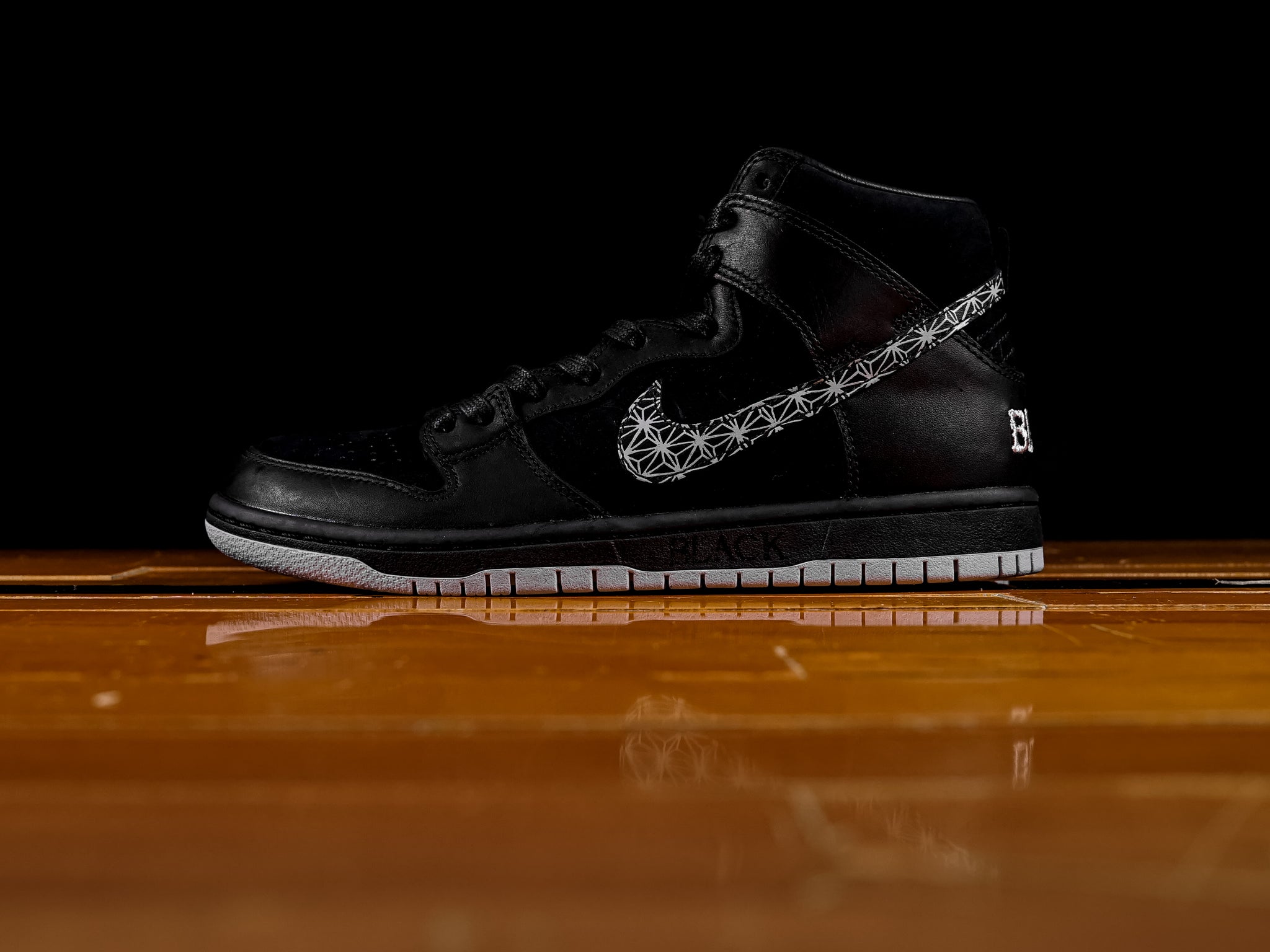 nike dunk black bar